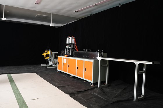 380V 4,7KW unbemannte Steuerungsluftfilterherstellende Maschine für den Außenrahmen