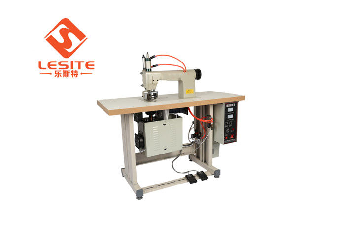 Weiße nähende Ultraschallmaschine 2.5KW für schweißende Taschen-Filter