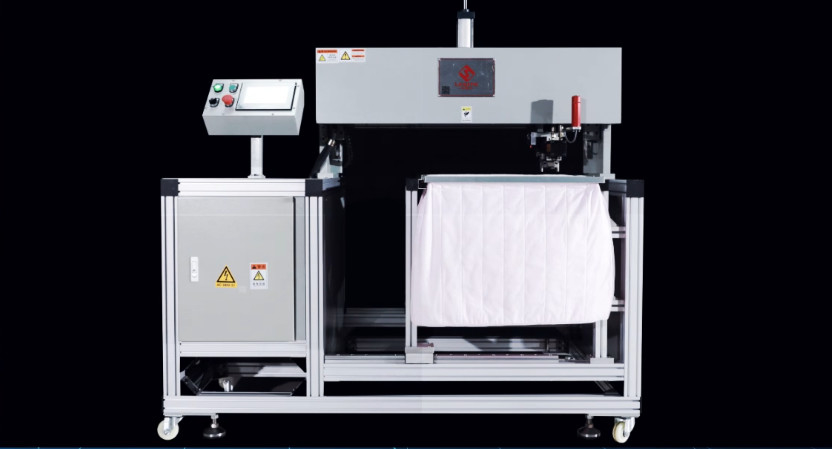 Automatische leistungsfähige Produktionsmaschine des Luftfilter-1.5KW für Zierleisten