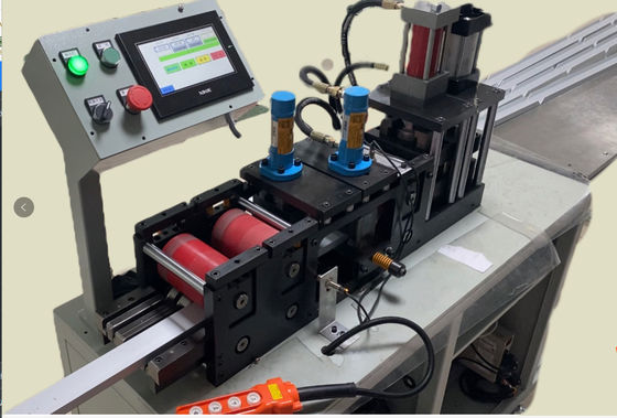 Mikrocomputer-Steueraluminiumprofil-Rahmen-Ecken-Schneidemaschine 380V